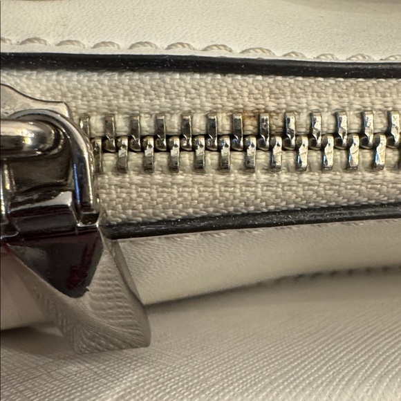 EUC! MICHAEL KORS Marilyn Medium Saffiano Leather Satchel - Picture 5 of 16